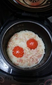 トマトの炊き込みご飯　炊き上がり